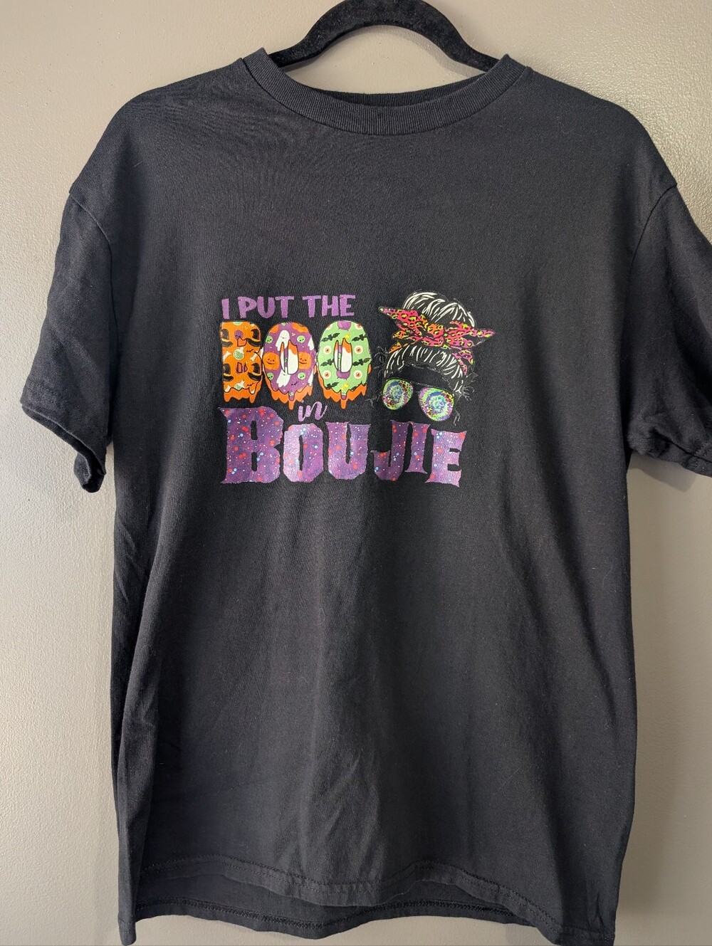 Gildan I Put the Boo in Boujie Halloween Graphic Tee Black Medium Spooky